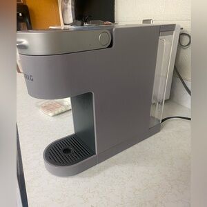 Keurig coffee maker. Great condition. Never use it. Used maybe 3 times.